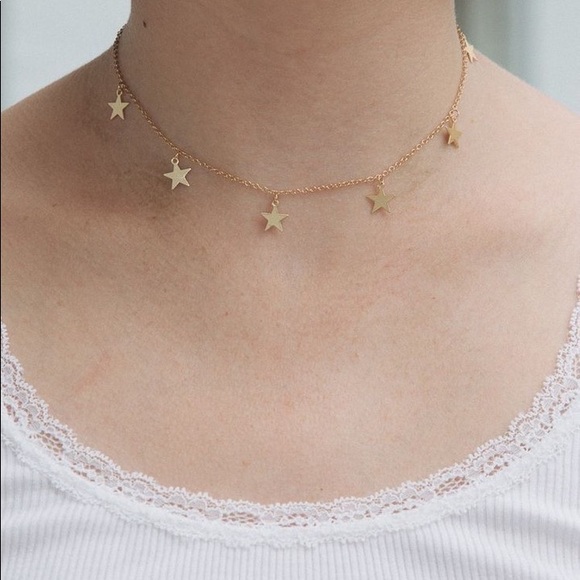 Jewelry - HP ✰ Dainty gold star choker necklace